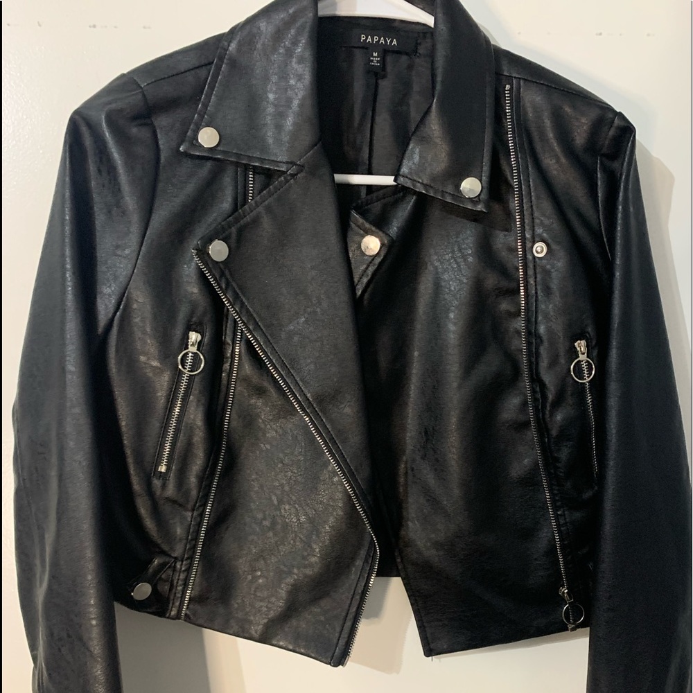 Black cropped jacket!